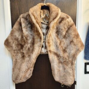Truly Stunning Vintage Glenoit Faux Fur Shawl OS